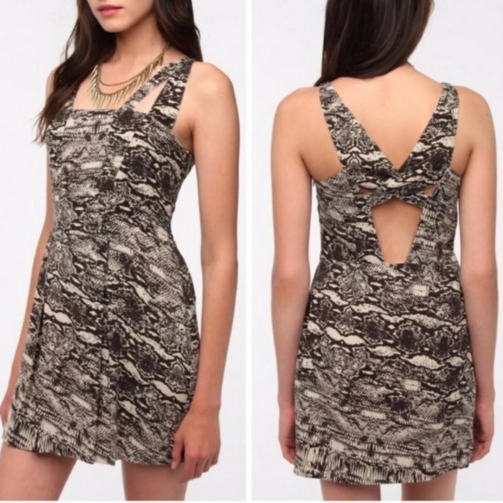 Urban Outfitters Mini Dress Animal print reptile Size 2 cut out back tan black